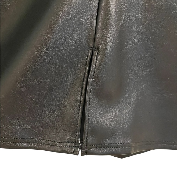 Old Navy Black Pleather Faux Leather Mini Skirt Size Small - Picture 3 of 4